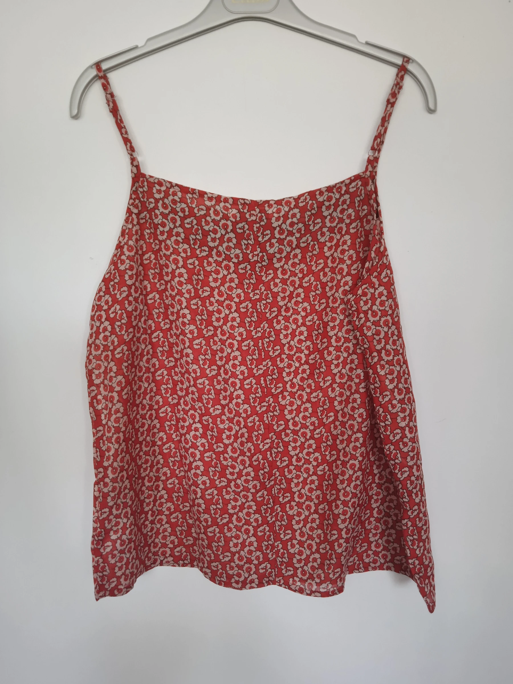 Pequeña blusa, sin mangas, roja con encaje negro talla 40 – photo 4